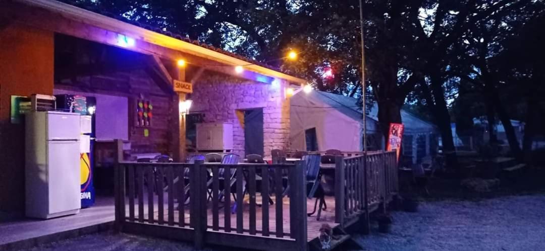 Insolite Et Cocooning-2personnes-camping Le Bel Air-le Fresne Campingplatz Limogne-en-Quercy